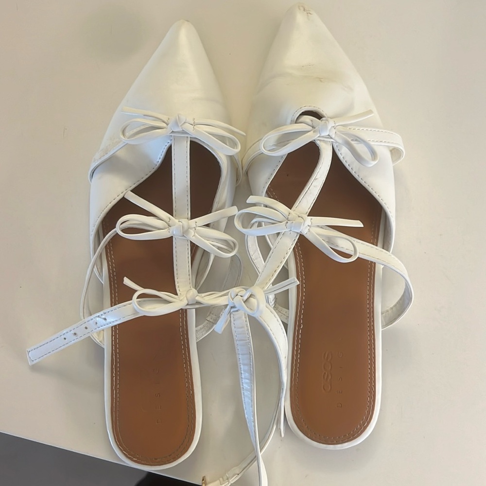 Bow flats worn once